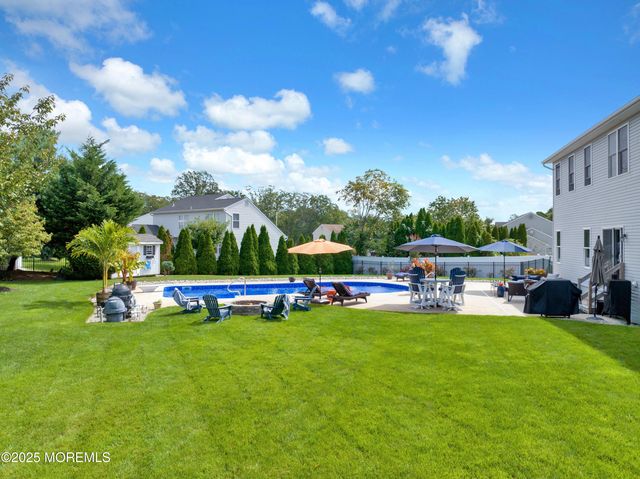 19 Maryann Place, Toms River, NJ 08753