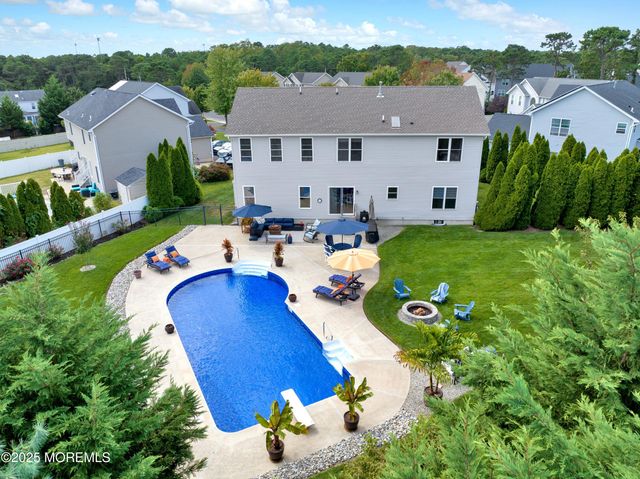 19 Maryann Place, Toms River, NJ 08753