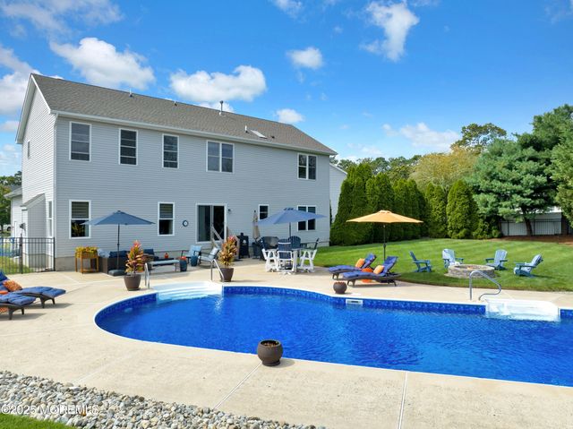 19 Maryann Place, Toms River, NJ 08753