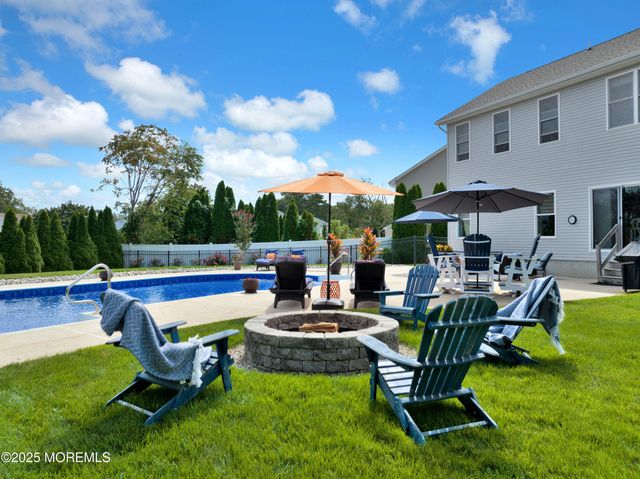 19 Maryann Place, Toms River, NJ 08753