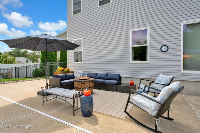 19 Maryann Place, Toms River, NJ 08753