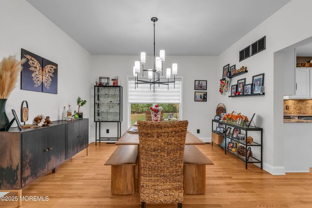 19 Maryann Place, Toms River, NJ 08753