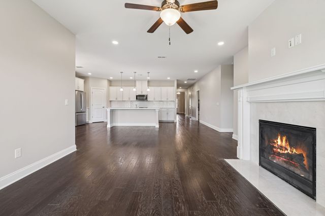 643 Fall Creek Cir, Goodlettsville, TN 37072