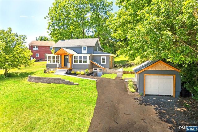 72 Koclas Drive, Netcong Borough, NJ 07857