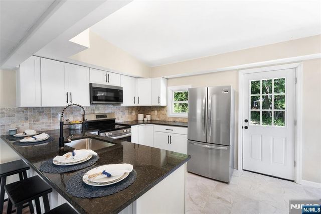 72 Koclas Drive, Netcong Borough, NJ 07857