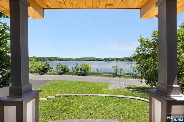 72 Koclas Drive, Netcong Borough, NJ 07857