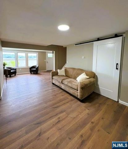 72 Koclas Drive, Netcong Borough, NJ 07857