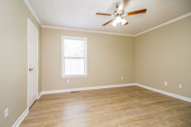 101 Wortham Ct, La Vergne, TN 37086