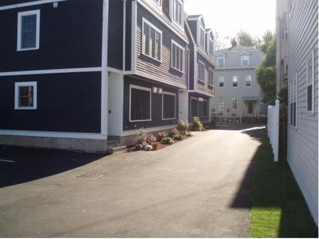 35 Middle St. 4, Boston, MA 02127