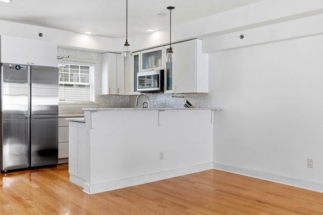 35 Middle St. 4, Boston, MA 02127