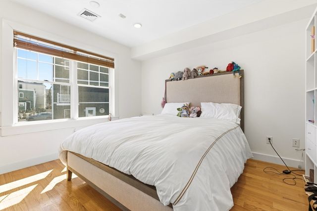 35 Middle St. 4, Boston, MA 02127