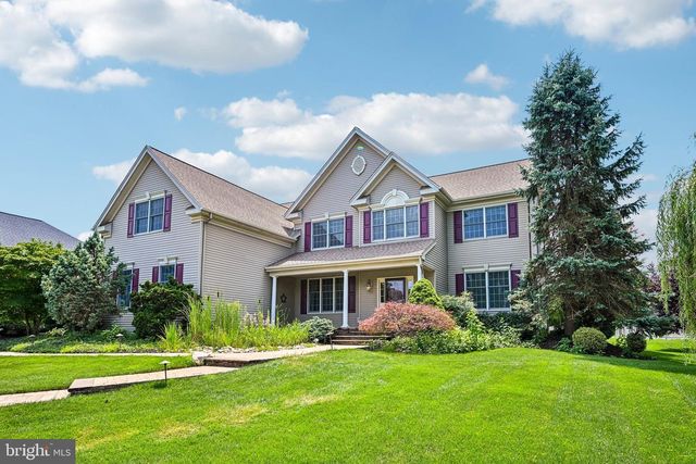 28 CASTLETON LN, Moorestown, NJ 08057