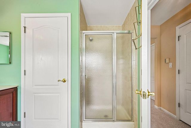 28 CASTLETON LN, Moorestown, NJ 08057