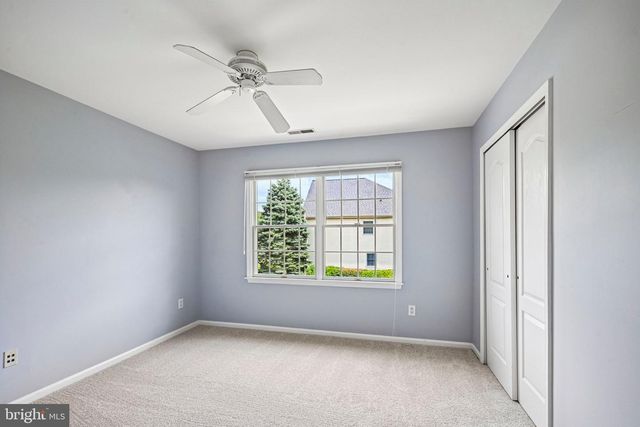 28 CASTLETON LN, Moorestown, NJ 08057