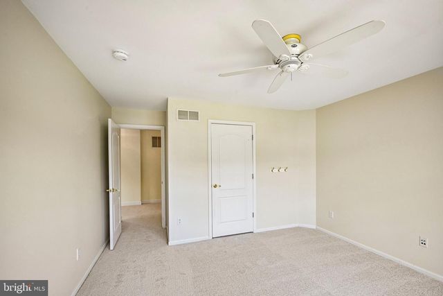 28 CASTLETON LN, Moorestown, NJ 08057