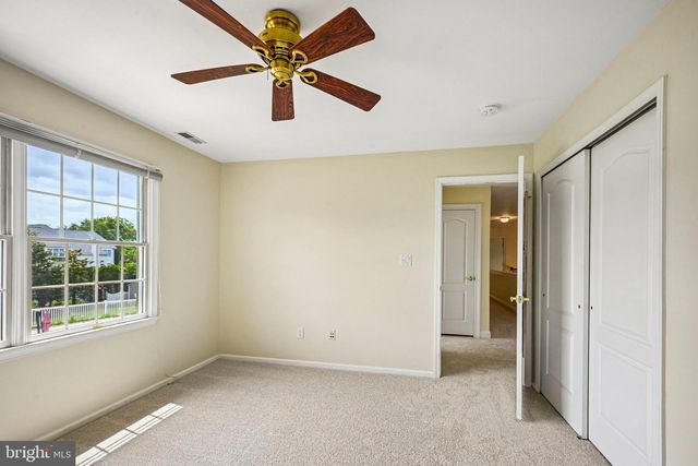 28 CASTLETON LN, Moorestown, NJ 08057