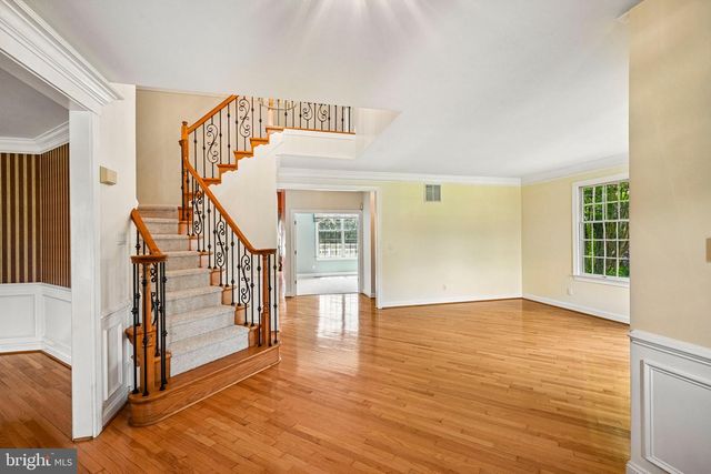 28 CASTLETON LN, Moorestown, NJ 08057
