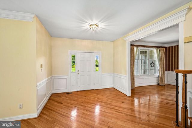 28 CASTLETON LN, Moorestown, NJ 08057