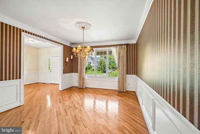 28 CASTLETON LN, Moorestown, NJ 08057