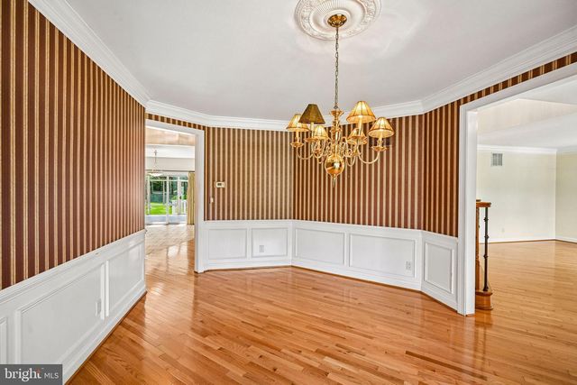 28 CASTLETON LN, Moorestown, NJ 08057