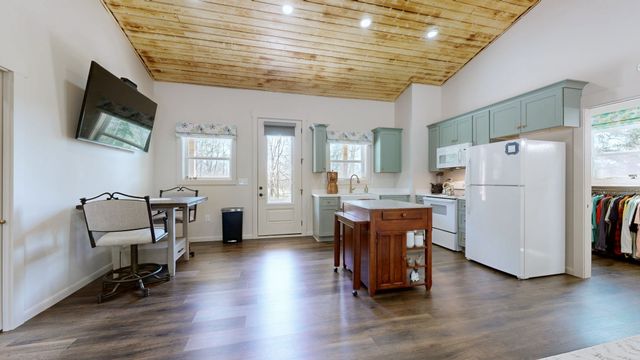 2586 Brown Shop Rd, Petersburg, TN 37144