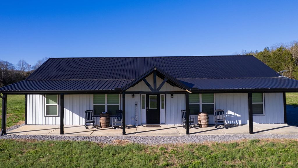 2586 Brown Shop Rd, Petersburg, TN 37144