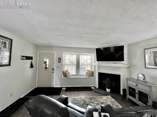 6838 Ravencrest Drive, Colorado Springs, CO 80919