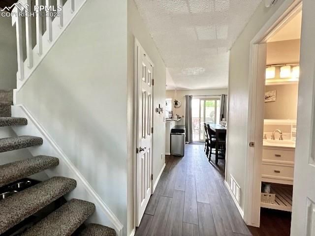 6838 Ravencrest Drive, Colorado Springs, CO 80919