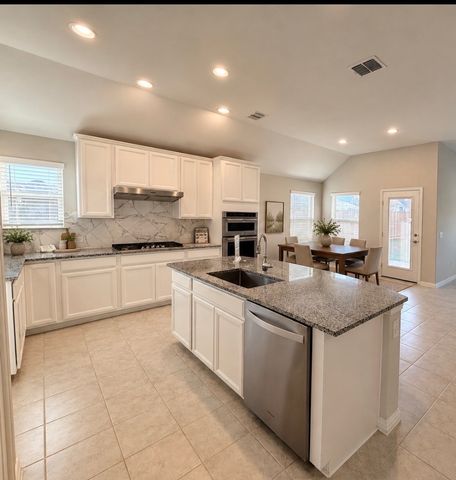 2848 N Ranger LN Street, Aubrey, TX 76227