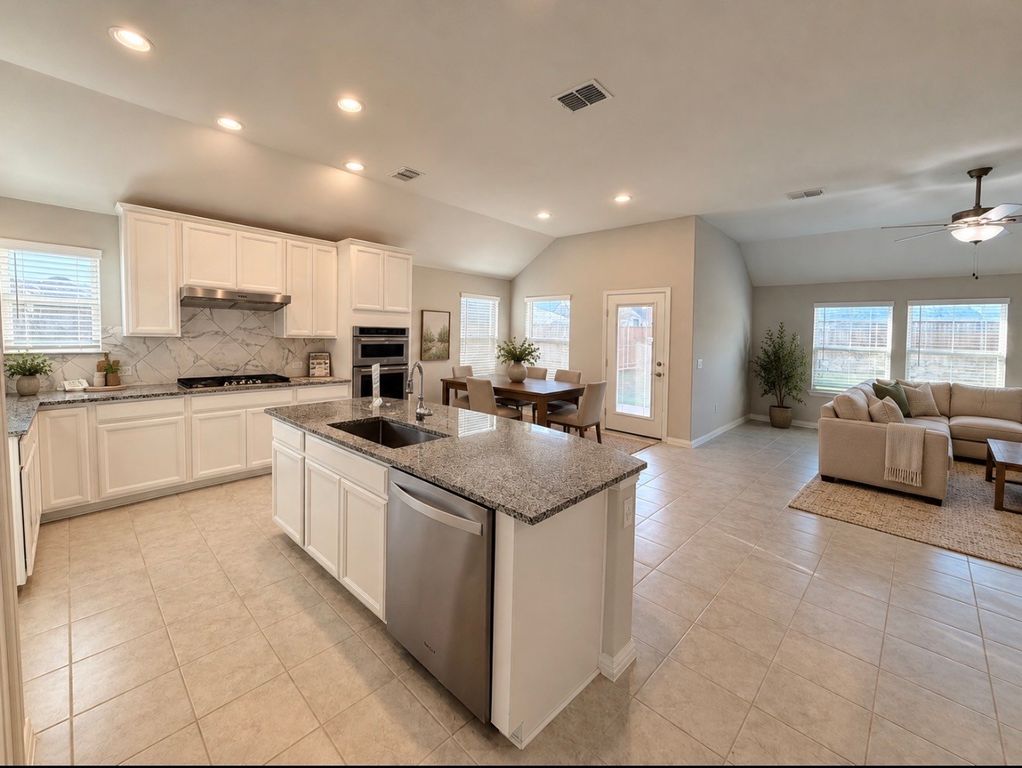 2848 N Ranger LN Street, Aubrey, TX 76227 — photo 5