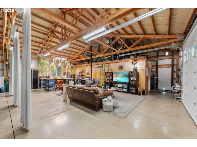 291 CALLAHAN Rd, Roseburg, OR 97471