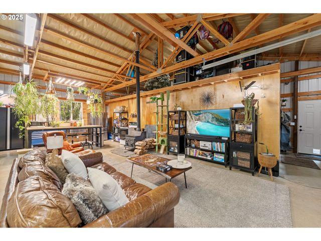 291 CALLAHAN Rd, Roseburg, OR 97471