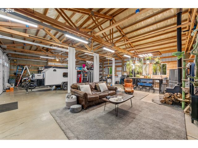 291 CALLAHAN Rd, Roseburg, OR 97471