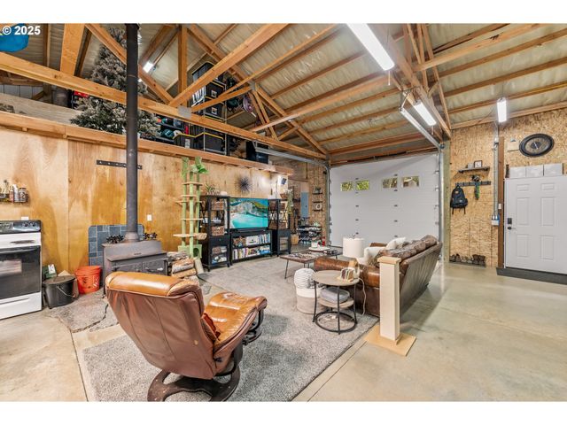 291 CALLAHAN Rd, Roseburg, OR 97471