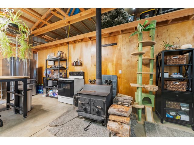 291 CALLAHAN Rd, Roseburg, OR 97471