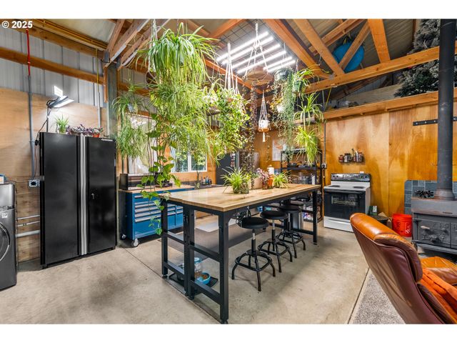 291 CALLAHAN Rd, Roseburg, OR 97471