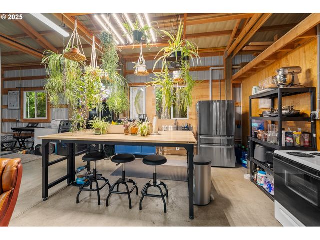 291 CALLAHAN Rd, Roseburg, OR 97471