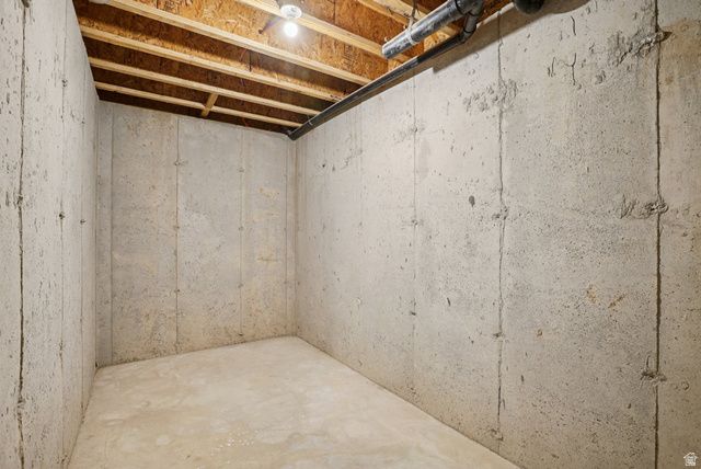 7924 S RANCHHAND RD, West Jordan, UT 84081