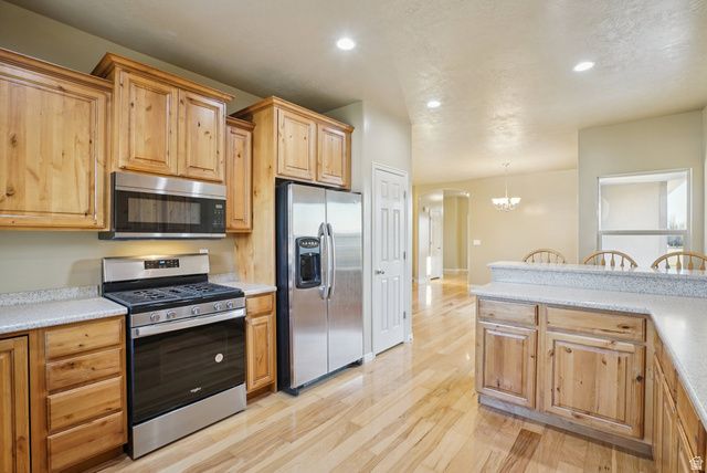 7924 S RANCHHAND RD, West Jordan, UT 84081