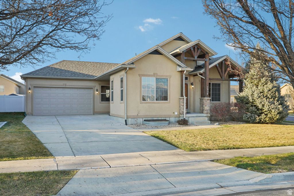 7924 S RANCHHAND RD, West Jordan, UT 84081