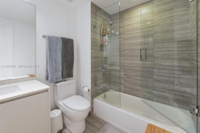 1010 Brickell Ave 3710, Miami, FL 33131