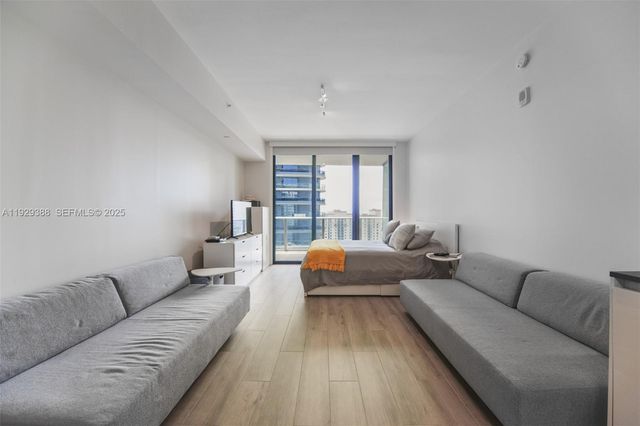 1010 Brickell Ave 3710, Miami, FL 33131