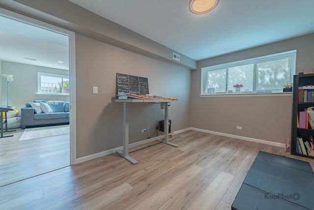 818 Brentwood Court, Schaumburg, IL 60193