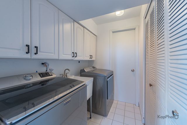 818 Brentwood Court, Schaumburg, IL 60193