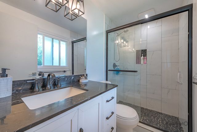 818 Brentwood Court, Schaumburg, IL 60193