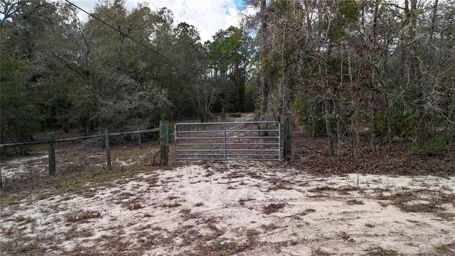 237 HIGHLAND DRIVE, Hawthorne, FL 32640