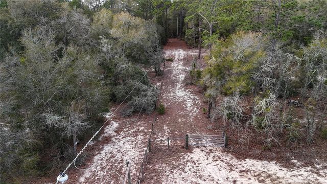 237 HIGHLAND DRIVE, Hawthorne, FL 32640