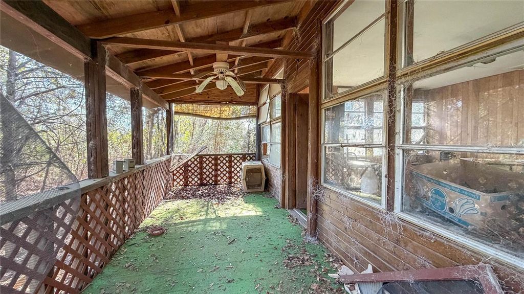 Image 19 of property listing at 237 HIGHLAND DRIVE, Hawthorne, FL 32640