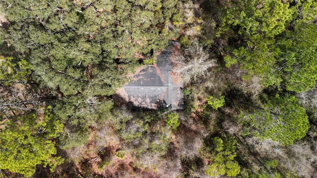 Image 28 of property listing at 237 HIGHLAND DRIVE, Hawthorne, FL 32640