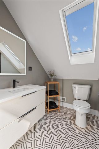 3863 N Oriole Avenue, Chicago, IL 60634